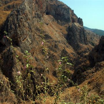 The entrance of Topolia gorge