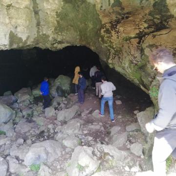 Visit to Tzanis cave