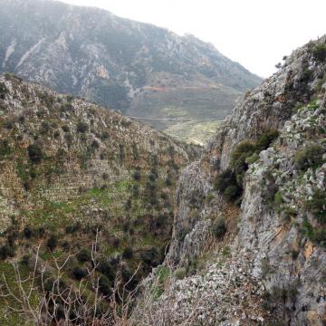 Γεωλογικοί σχηματισμοί στο φαράγγι της Ρόζας.