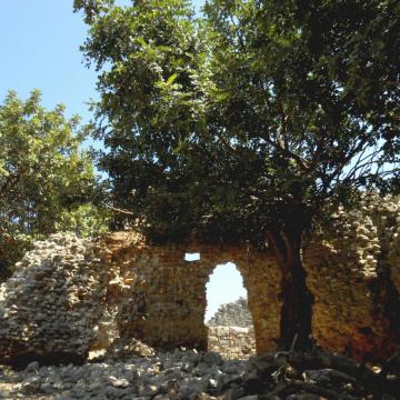 Ancient remains in Agios Georgios Rodopou