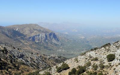 Η κορυφή Κούπα, όπως φαίνεται από τη θέση Αρμίχια πάνω από το χωριό Κατωφύγι.